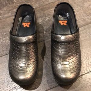 Dansko Pro XP - Silver snake skin, women’s size 37